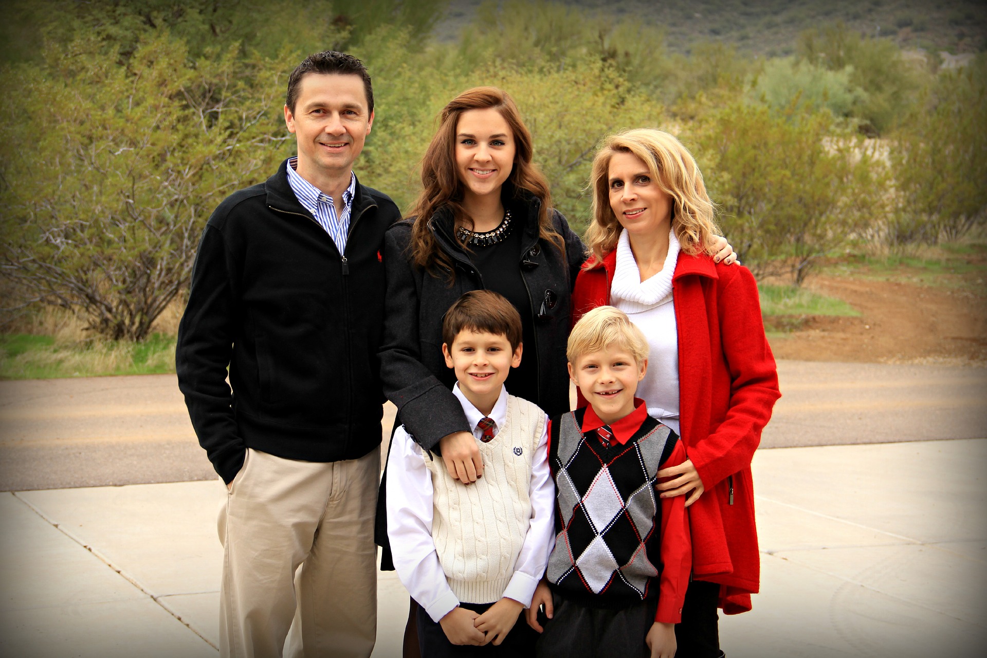 family-1023046_1920